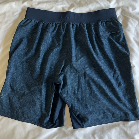Lululemon, T.H.E Linerless Short 9” - Picture 2 of 5